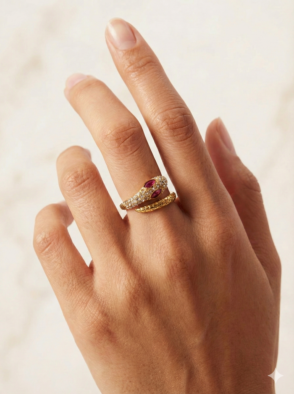 Anel Solitário Snake Sensation